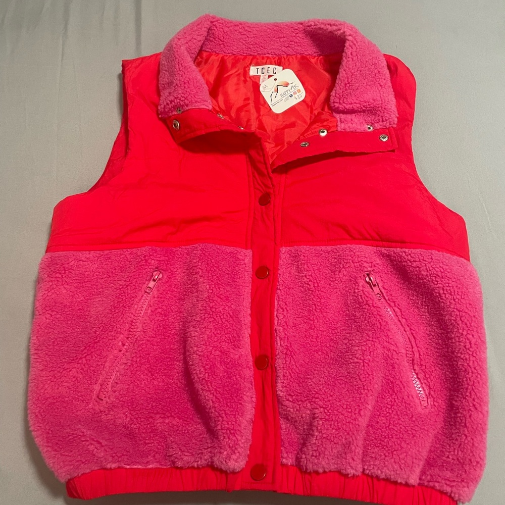 NEW TCEC Vibrant Red and Pink Fleece Vest ❤️💓 size Medium